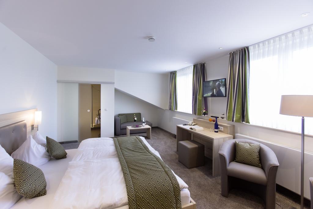 Hotel-Restaurant Birkenhof Bad Soden-Salmünster Eksteriør billede